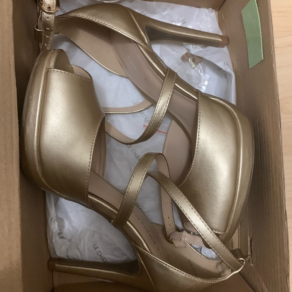 Le Château high heeled strap sandals: size 7 US - Picture 2 of 7